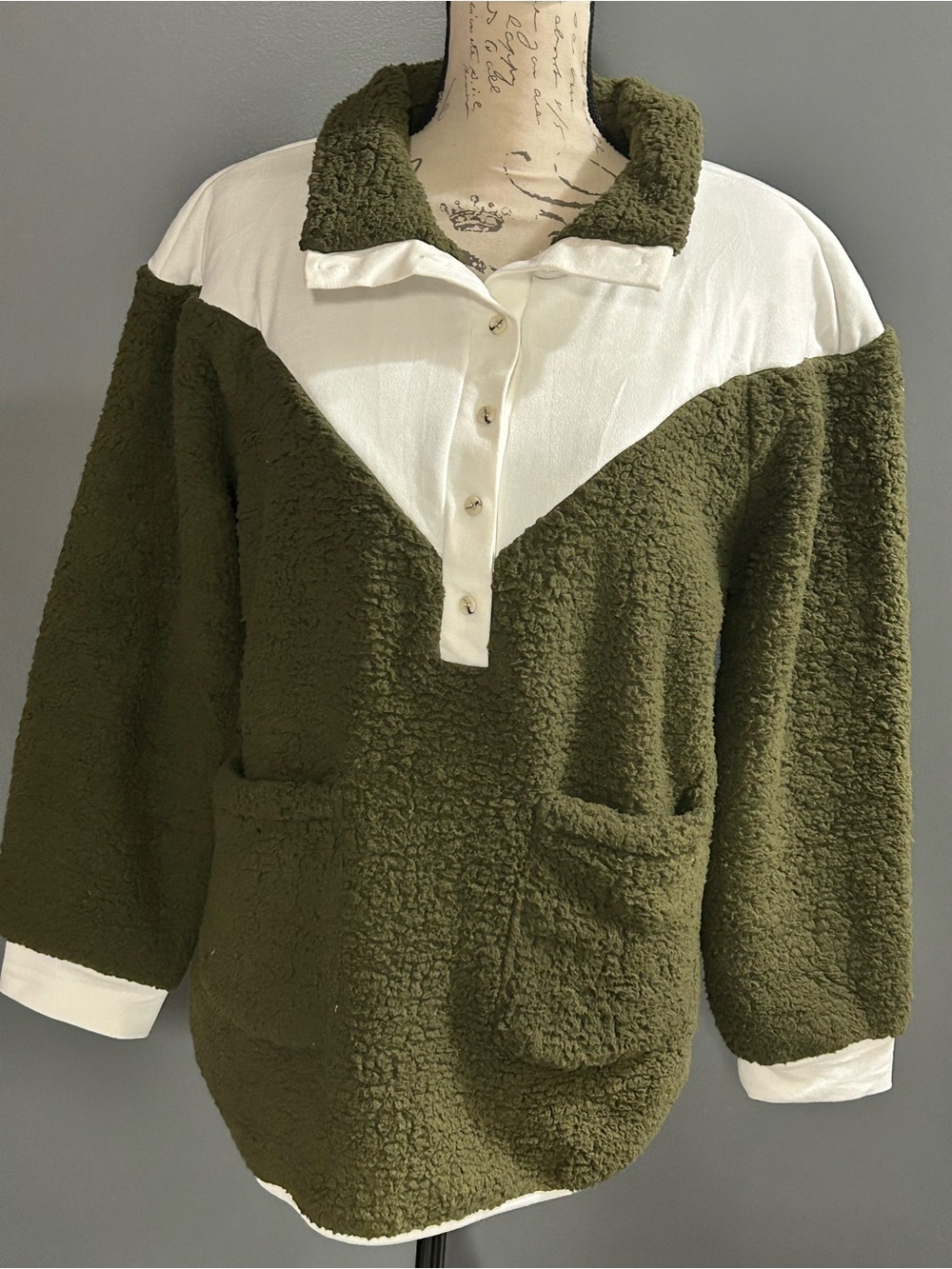 Cozy Olive Green Sherpa Pullover Jacket with Cream Yoke